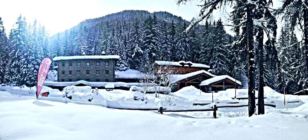 Chalet Eden Eco Hotel, Restaurant & Wellness Ла-Тюйль Экстерьер фото