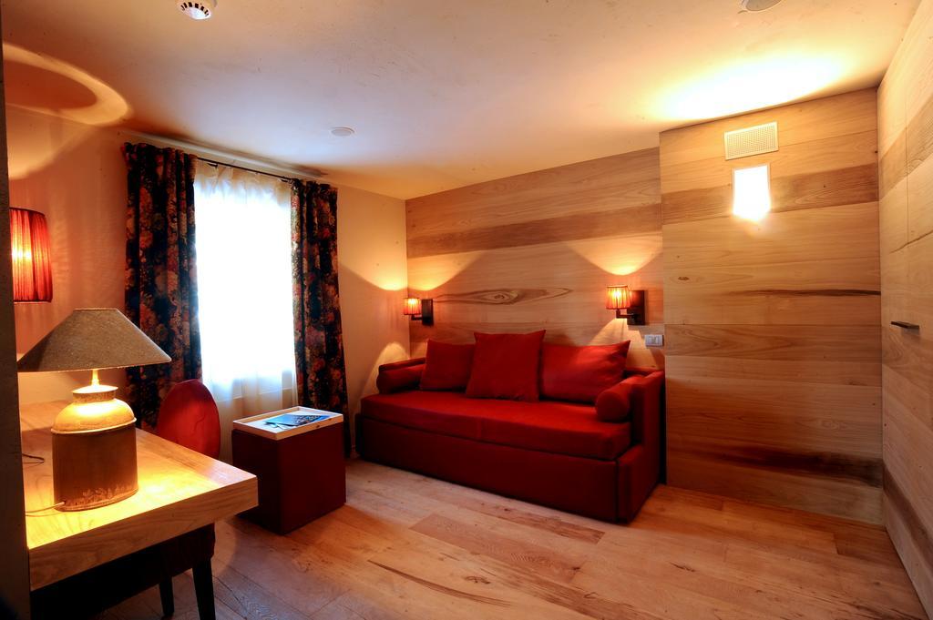 Chalet Eden Eco Hotel, Restaurant & Wellness Ла-Тюйль Экстерьер фото
